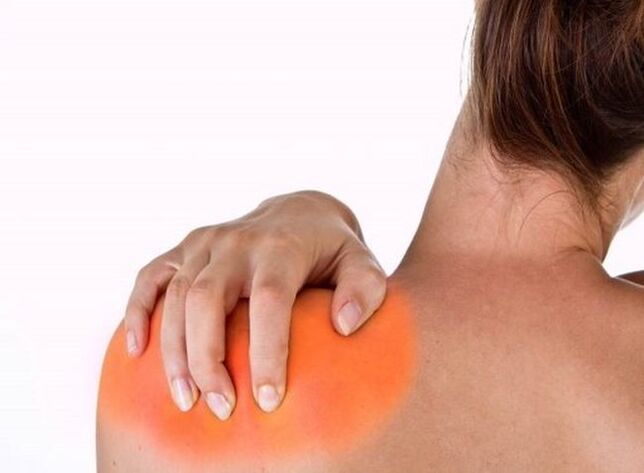 Pain under the blade of the left shoulder is a signal of one of the serious diseases
